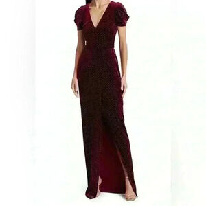 ML Monique Lhuillier Burgundy Velvet Studded Gown NWT Size 16 $495 Reta